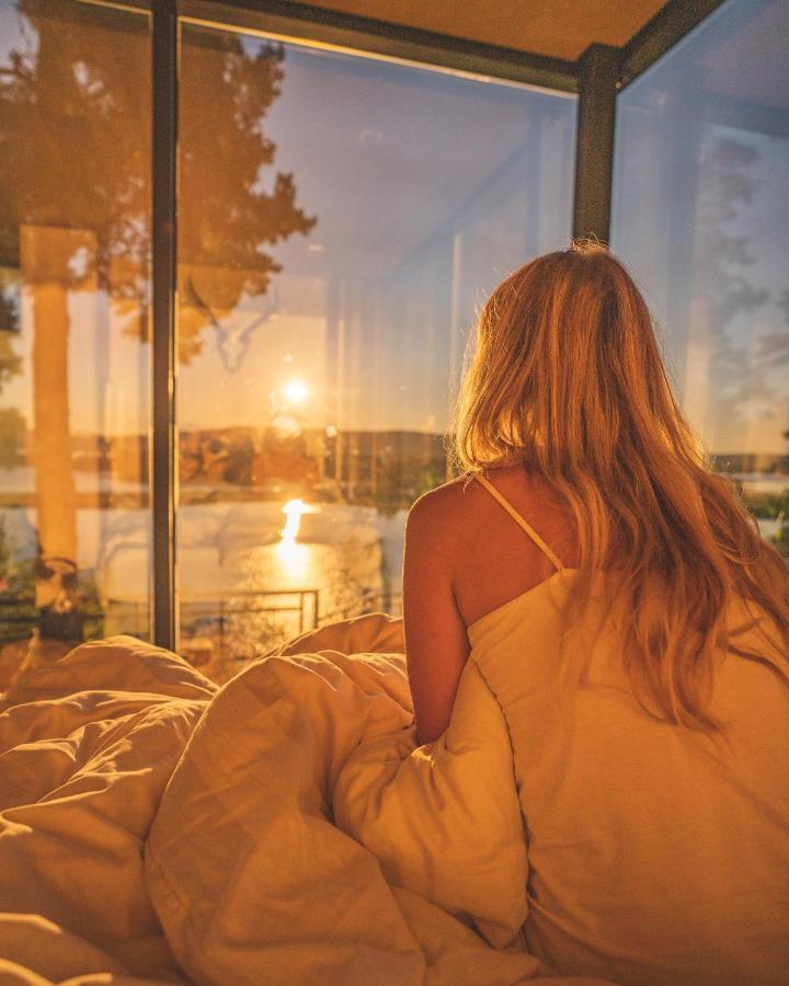The Wonderinn Mirrored Glass Cabin - Wonderinn Delta Hektner Екстер'єр фото